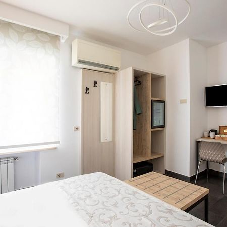 La Riviere Guesthouse Trastevere Rom Exteriör bild